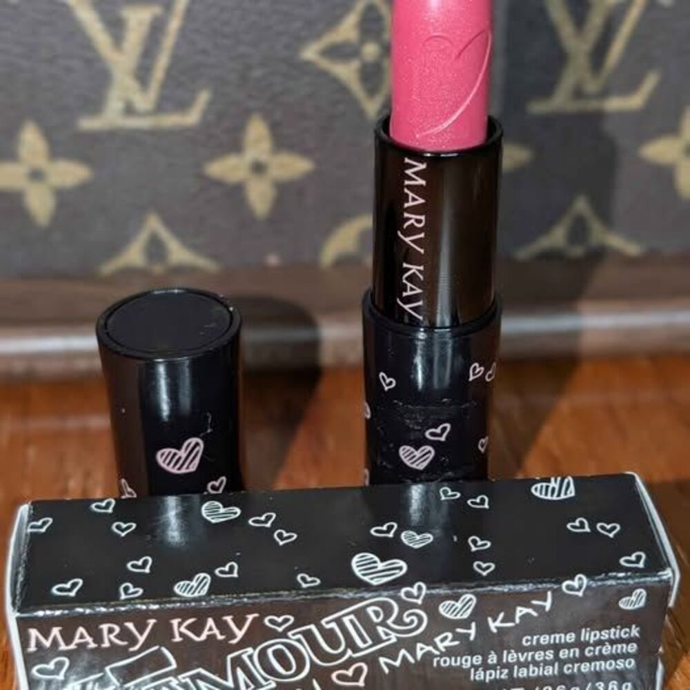 Mary Kay Amour Crème Lipstick – Hearts Together – Limited Edition NIB